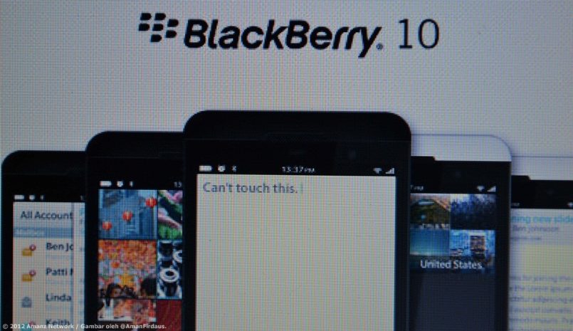 RIM Mempertontonkan Aplikasi Facebook Dan FourSquare Pada BlackBerry 10