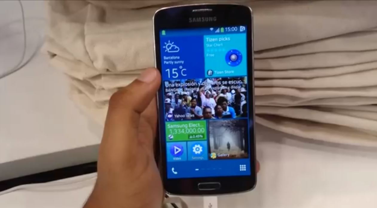 (MWC 2014) Telefon Samsung Dengan Tizen OS