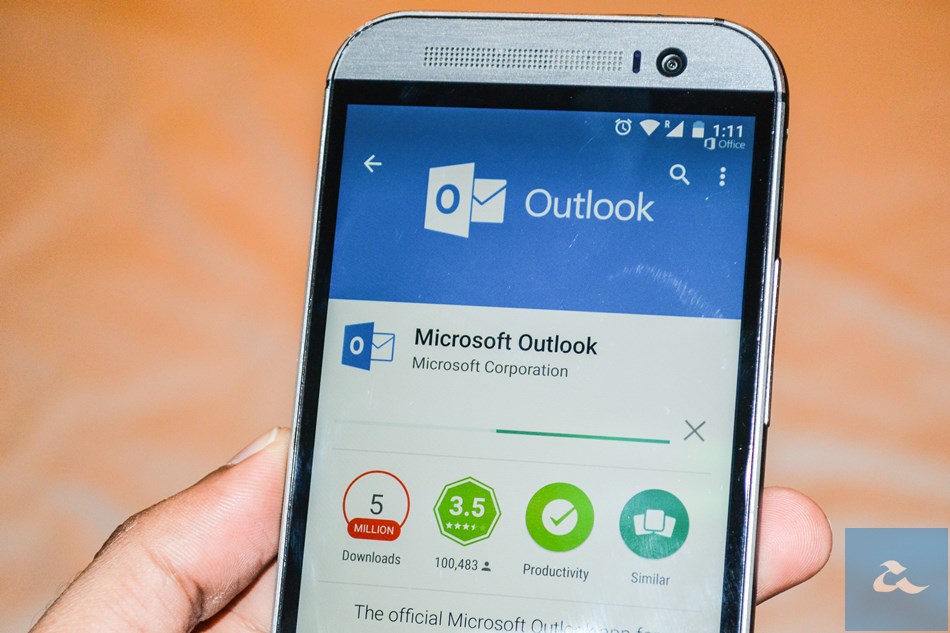 Microsoft Kini Paparkan Iklan Pada Outlook Di Android Dan iPhone