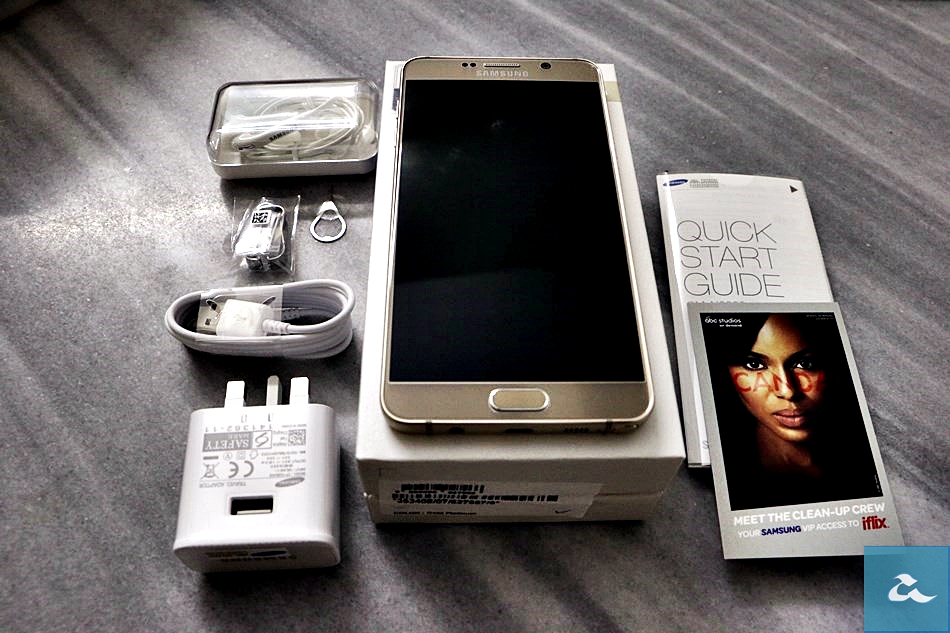 Galaxy Note 5 SamplesSamsung-Galaxy-Note-5-Unbox-015
