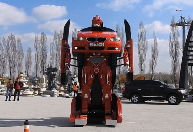 Kereta Yang Mampu Berubah Seperti Transformers Kini Realiti
