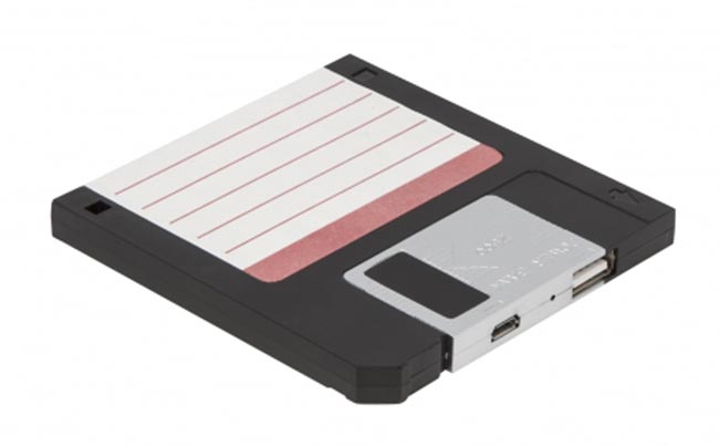 floppy-disc-power-bank-2