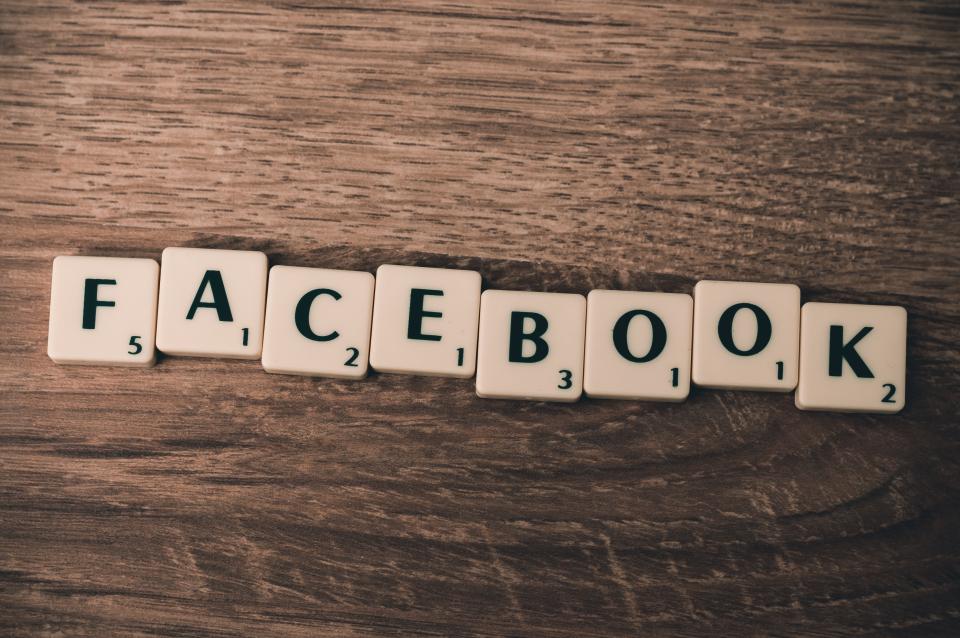 Facebook Sedang Menguji Fungsi Butang GIF Pada Bahagian Komen