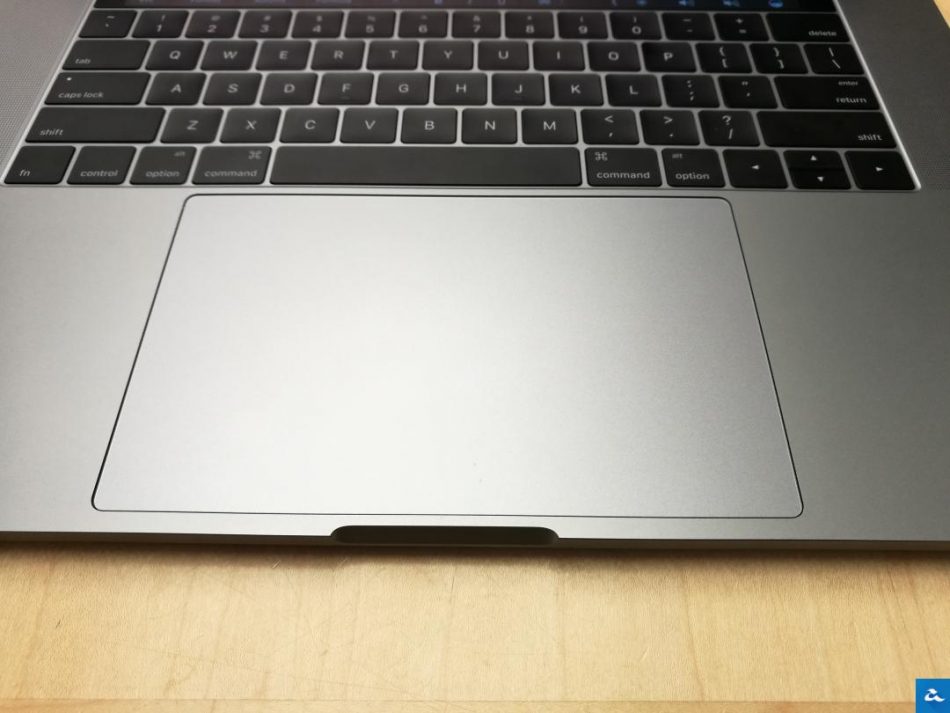 macbook-pro-2016-touch-bar-img_20161129_132036
