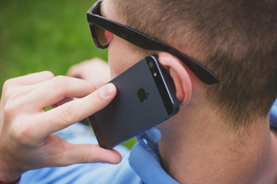 Apple Dilaporkan Bekerjasama Dengan Carl Zeiss Untuk Membangunkan Kaca Mata AR