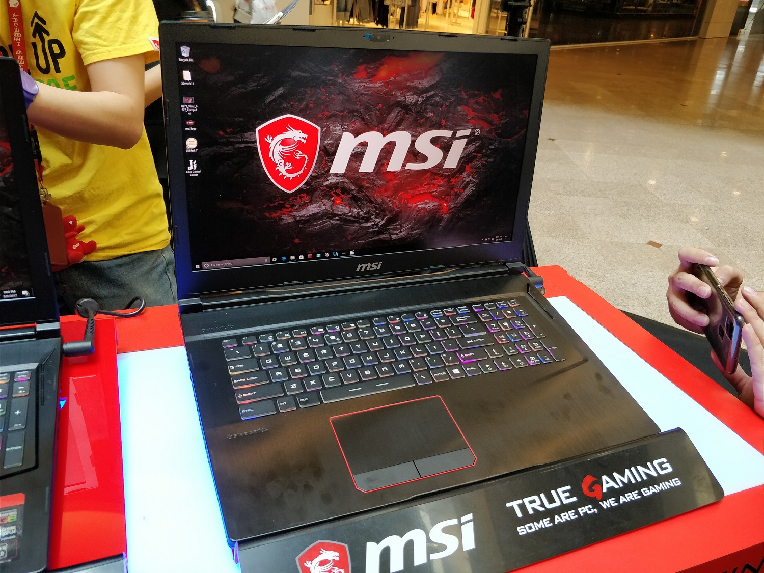 MSI Membawa Masuk Gaming Laptop MSI GE63VR Dan GE73VR Raider Untuk