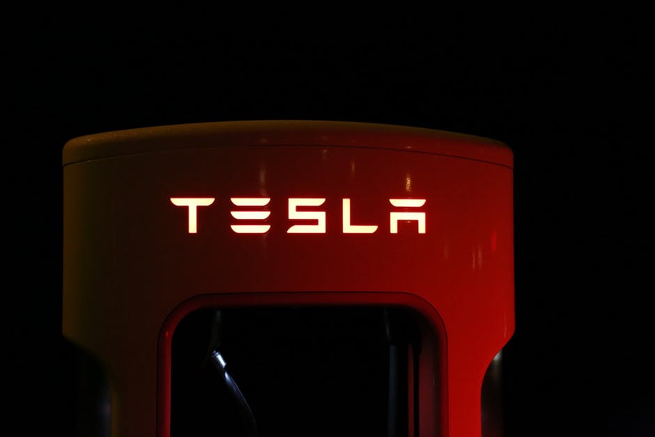 Tesla Kini Turut Menawarkan Powerbank Untuk Mengecas Peranti Mudah-Alih Anda