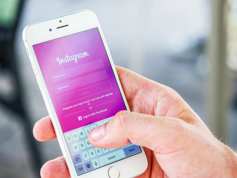 Instagram Menguji Akses Pintas Emoji Pada Ruang Komen