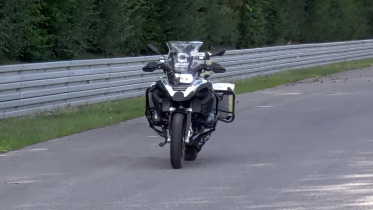 BMW Memperlihatkan Prototaip Motosikal Dengan Kemampuan Swatunggang