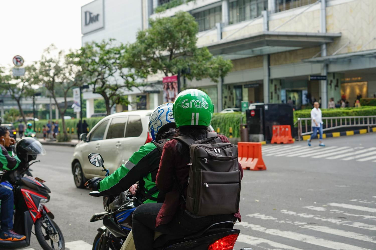 Syed Saddiq Mempertimbangkan Pengenalan Perkhidmatan Teksi-Motosikal Di Malaysia