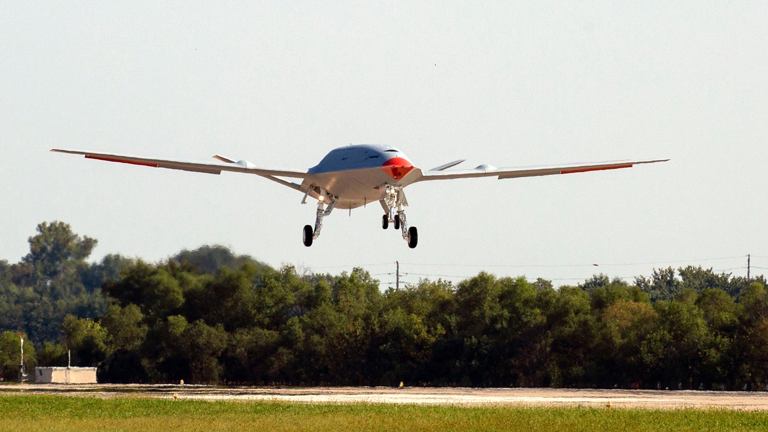 Dron Mengisi Minyak Boeing MQ-25 Berjaya Melakukan Penerbangan Pertama