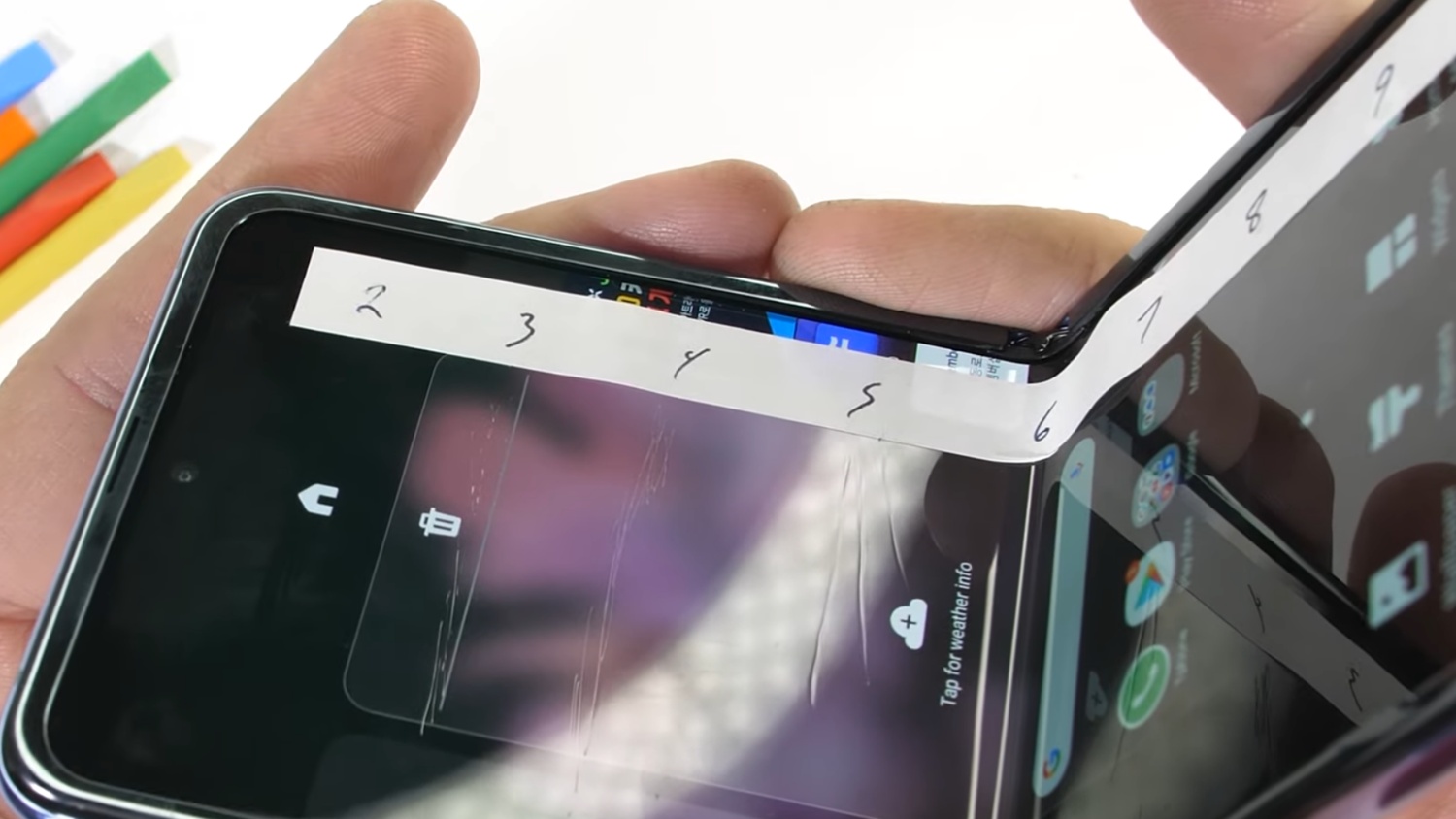 Skrin Samsung Galaxy Z Flip Dilihat Mudah Calar Seumpama Panel Plastik (Dikemaskini)