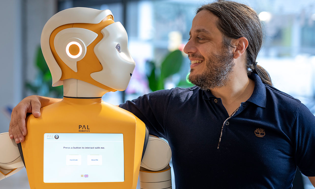 Robot Dari PAL Robotics Akan Menggantikan Petugas Barisan Hadapan