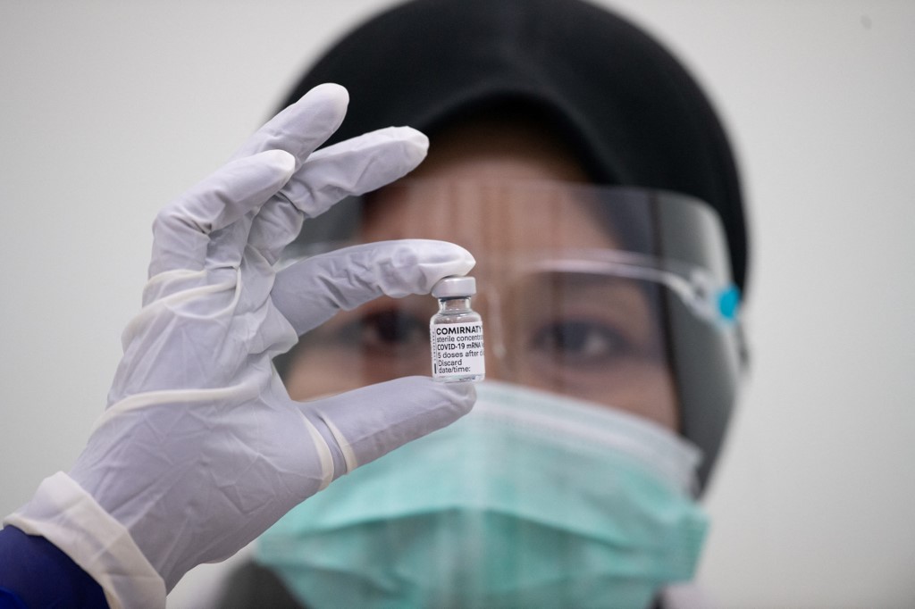 Kelonggaran Memakai Pelitup Muka dan Rentas Negeri Mungkin Dibenarkan Selepas Menerima Dos Lengkap Vaksin