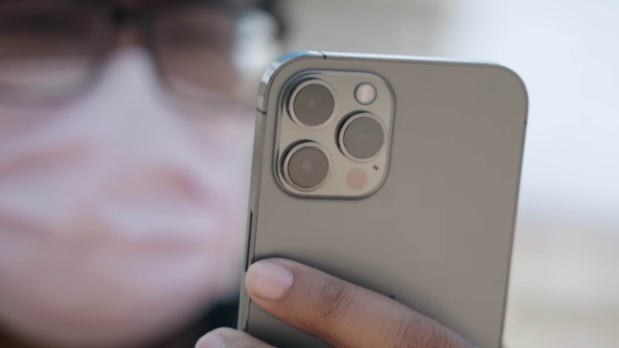 iPhone Kelak Akan Berikan Amaran Jaga Jarak Skrin Untuk Kurangkan Keletihan Mata