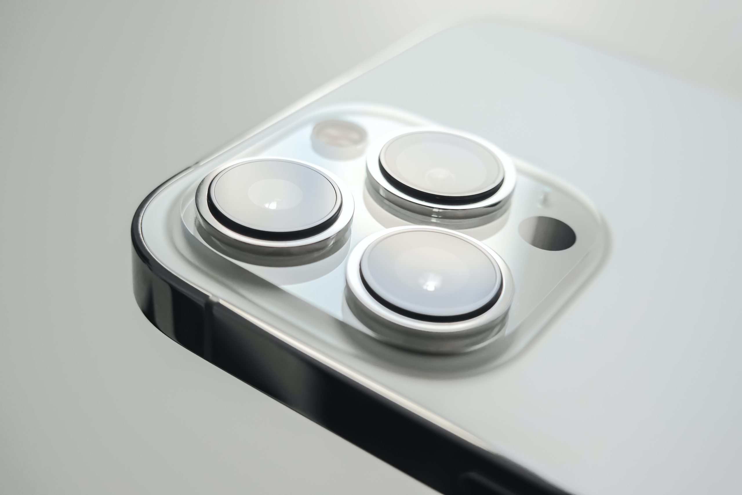 Bonggol Kamera Pada iPhone 14 Pro Dijangka Lebih Tebal Kerana Sensor 48MP Baharu