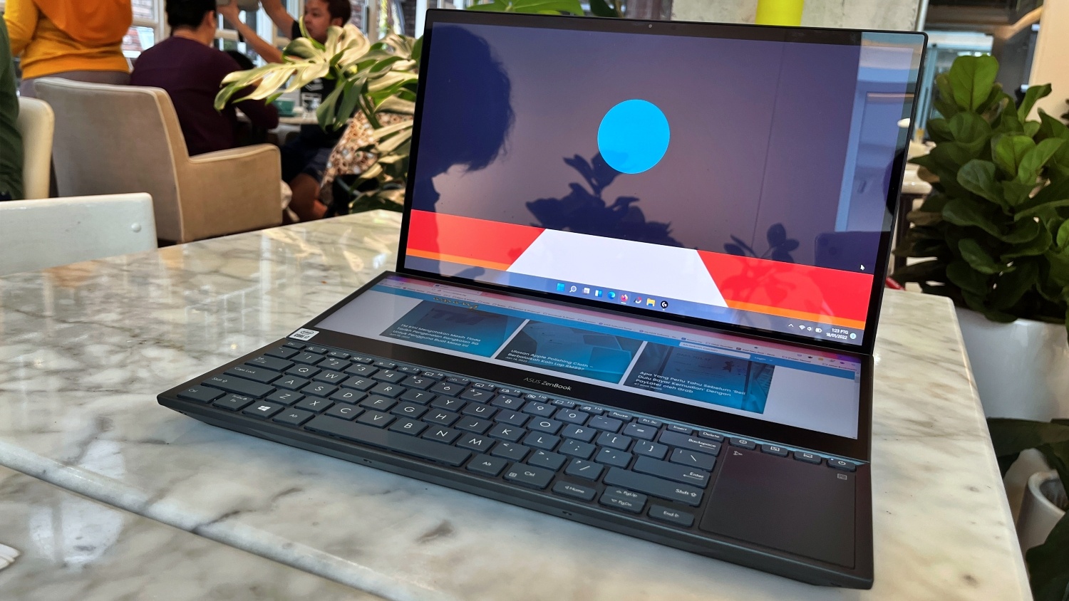 Ulasan Asus ZenBook Duo UX582LR – Komputer Riba Untuk Kreatif Yang Tidak Produktif