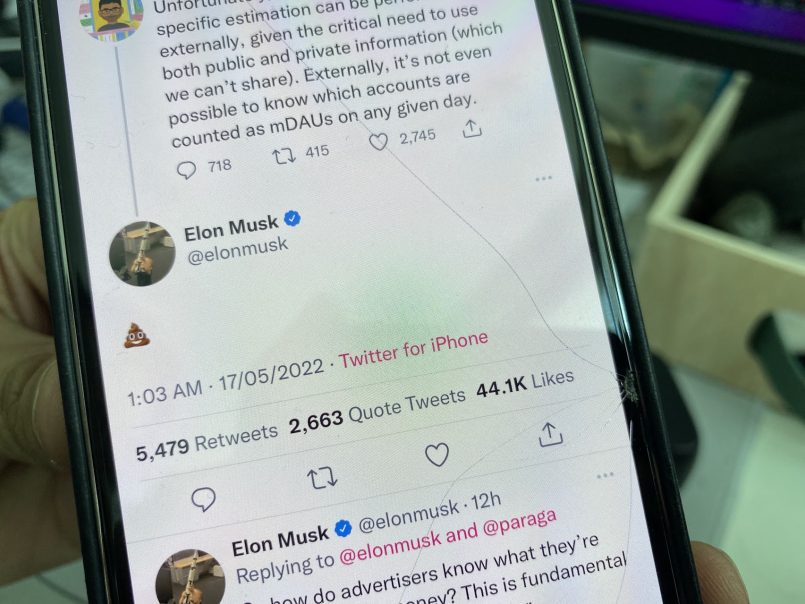 Elon Musk Dilihat Mahu Cuba Membeli Twitter Pada Nilai Lebih Rendah Daripada Apa Yang Ditawarkannya Sebelum Ini