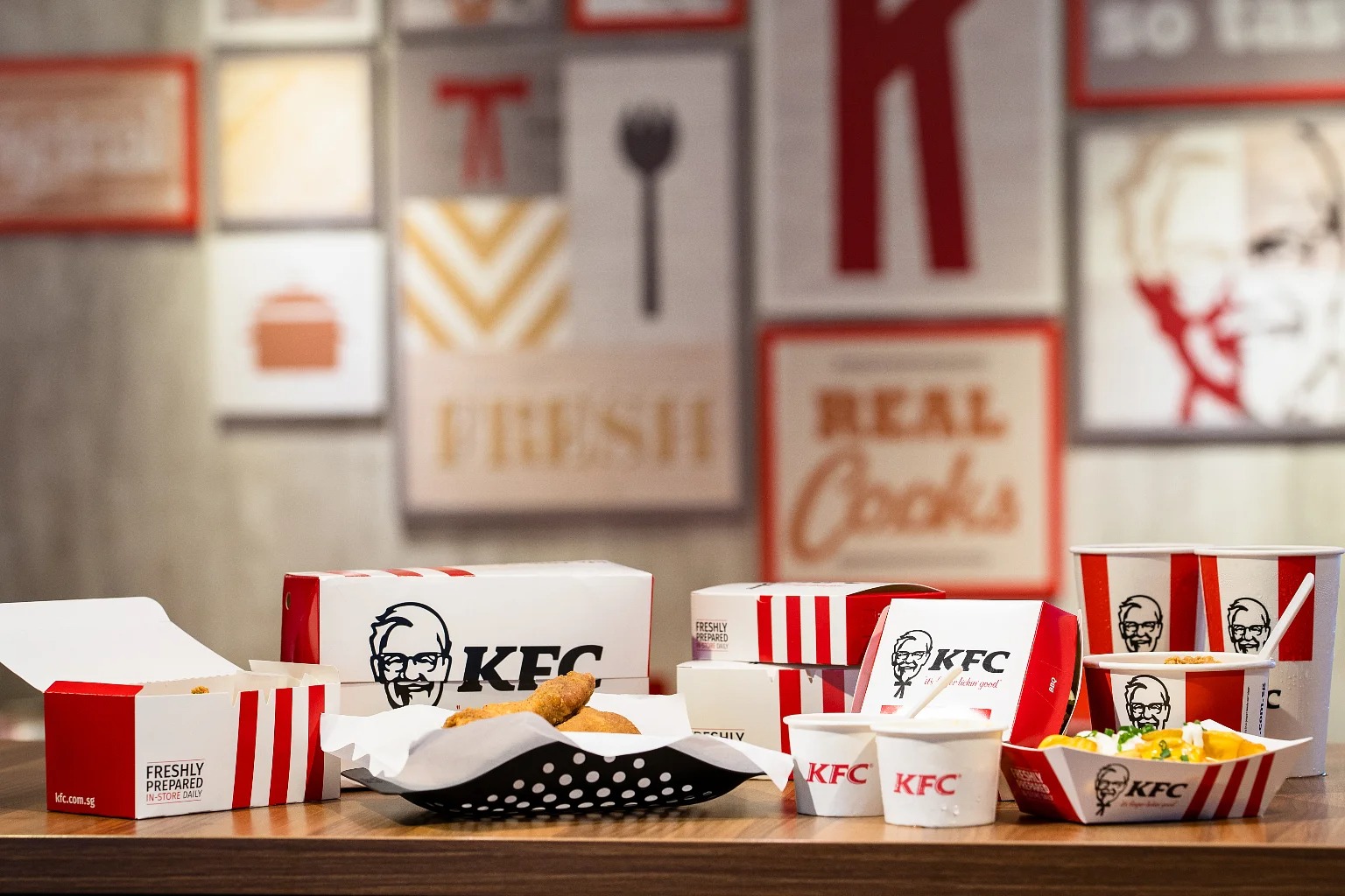 KFC Singapura Memulakan Program Kitar Semula Bungkusan Makanan Menjadi Baja