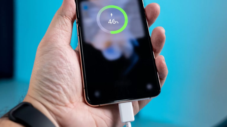Kekalkan Gaya Anda Sepanjang Hari Dengan Bateri Baharu Pada Galaxy Z Flip4 4