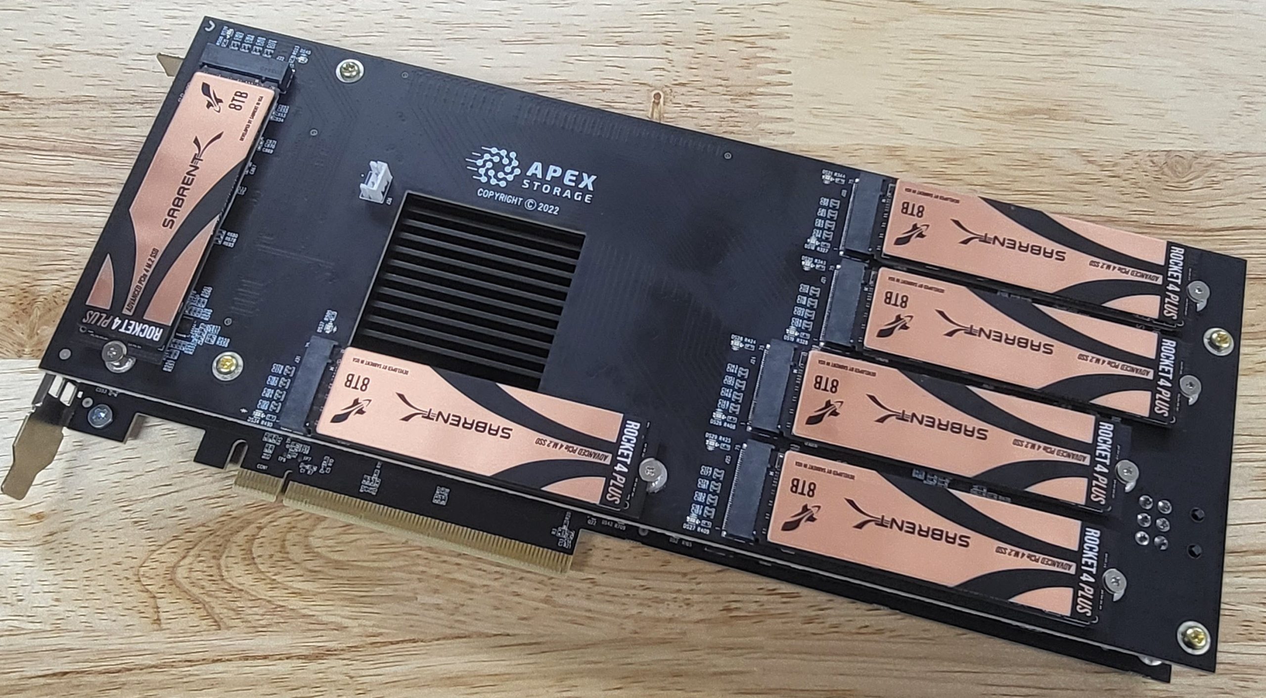 Sabrent Dan Apex Storage Memperlihatkan Kad Storan SSD PCIe Dengan Storan Sebanyak 168TB