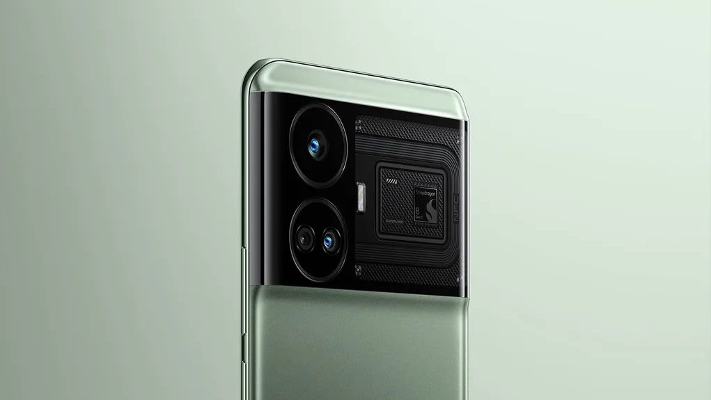 Realme GT5 Adalah Peranti Pertama Dunia Dengan “Kaca Ajaib”