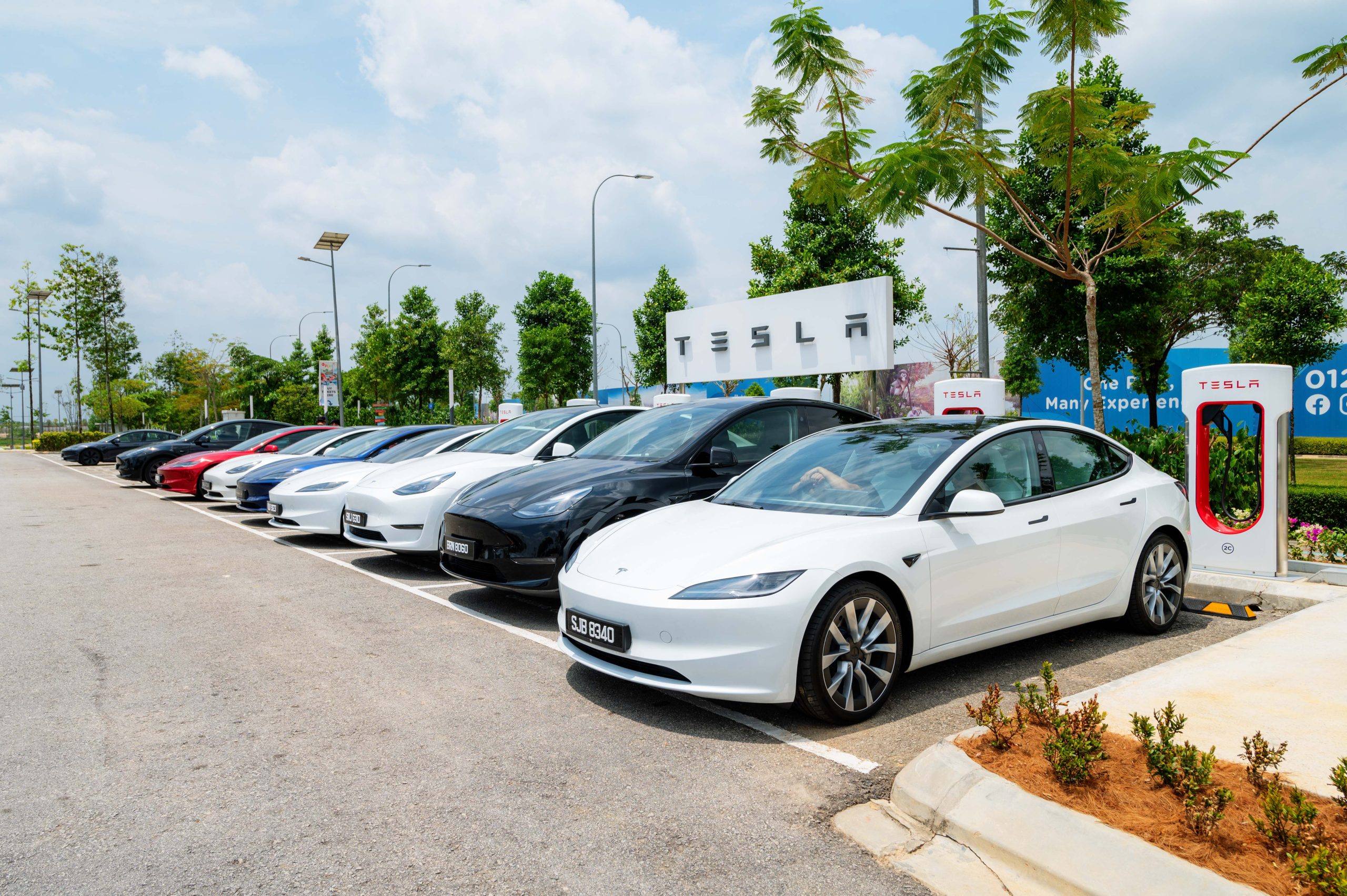 Elon Musk Menyasarkan Pengenalan “Tesla Robotaxi” Pada 8 Ogos