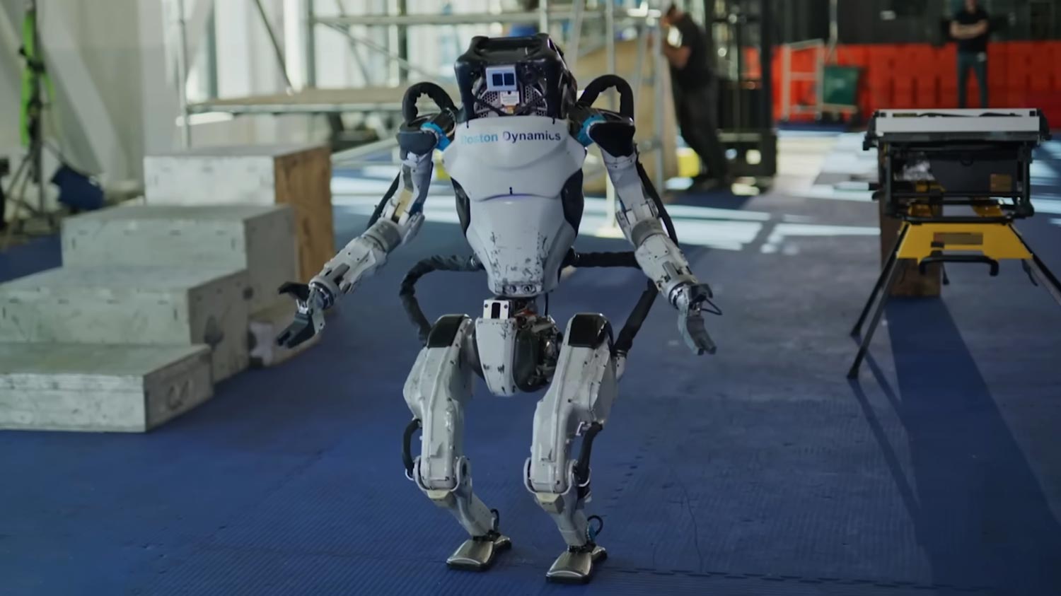 Boston Dynamics Menamatkan Pembangunan Robot Atlas