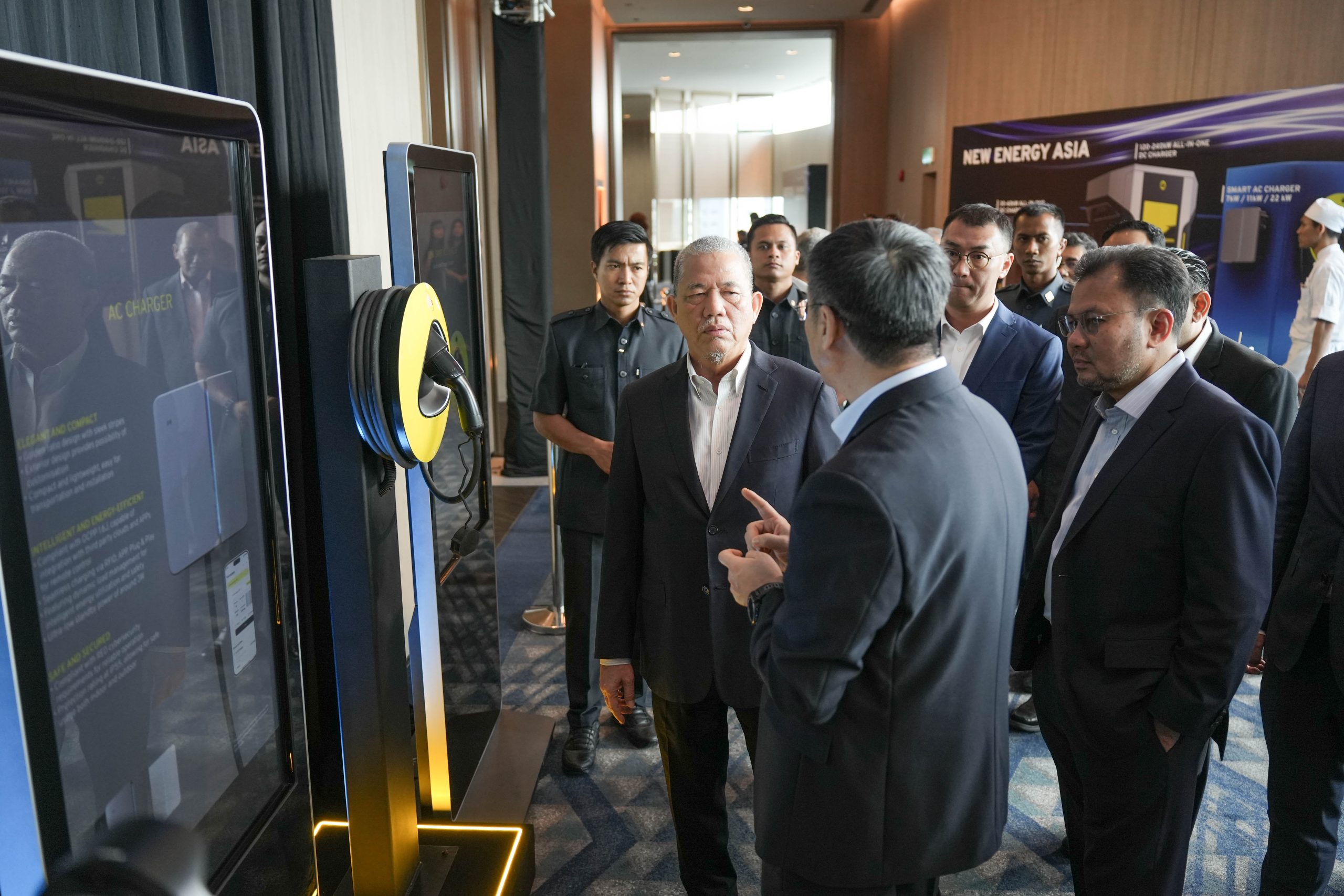 DRB-HICOM Melancarkan New Energy Asia - Menyediakan Infrastruktur Pengecasan Berjenama Lotus Hasil Usahasama Hangzhou Flash Charge